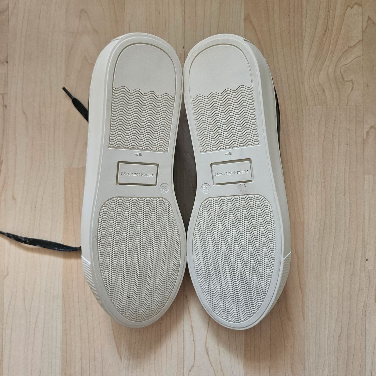 TGD Sneaker